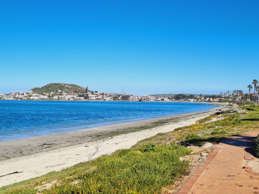 4 Bedroom Property for Sale in Hoogland Western Cape